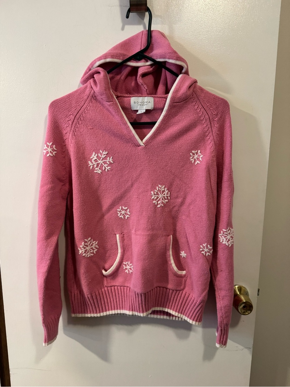 Sonoma Life + Style Pink Snowflake Hooded Sweater Size M Embroidered Winter